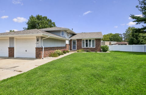 Photo of 1022 Thornberry Court, Ottawa, IL 61350 (MLS # 12714882)