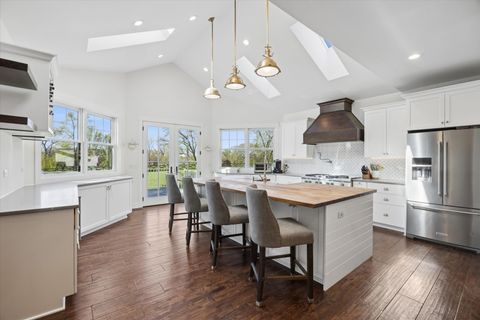 Tiny photo for 16W185 89th Street, Burr Ridge, IL 60527 (MLS # 12626465)