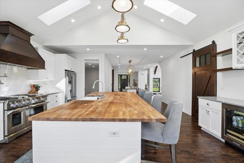 Tiny photo for 16W185 89th Street, Burr Ridge, IL 60527 (MLS # 12626465)