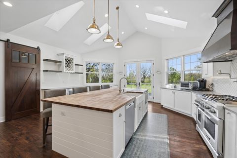 Tiny photo for 16W185 89th Street, Burr Ridge, IL 60527 (MLS # 12626465)