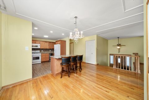 Tiny photo for 152 Oakhurst Road, Matteson, IL 60443 (MLS # 12540022)