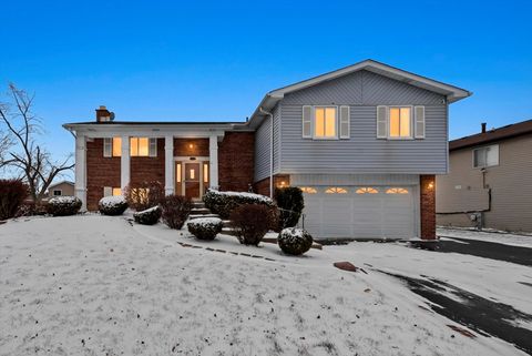 Photo of 152 Oakhurst Road, Matteson, IL 60443 (MLS # 12540022)