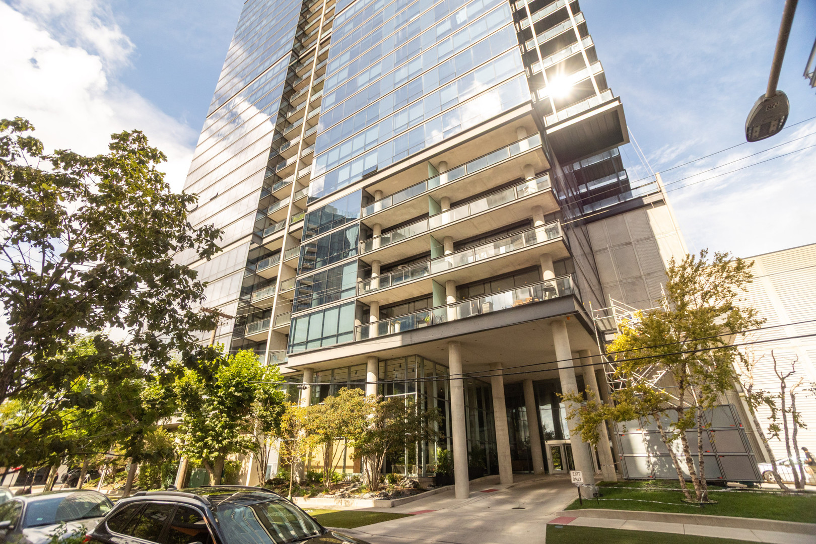 860 W BLACKHAWK Street 306