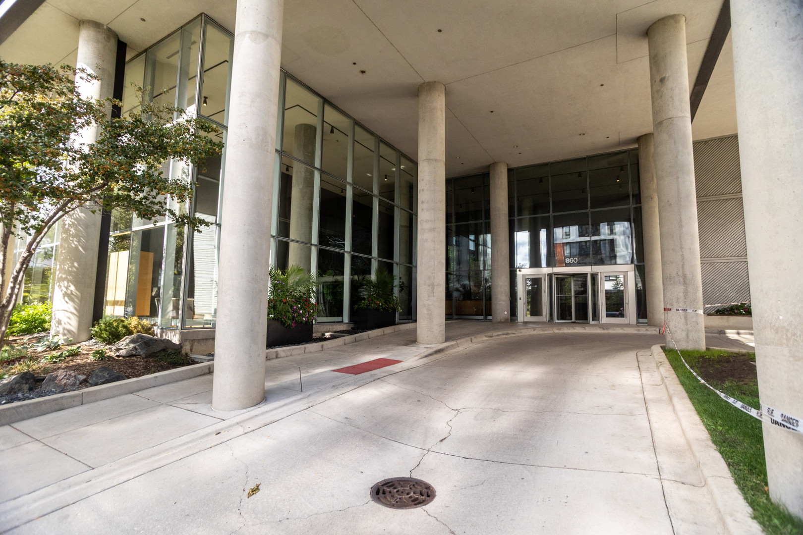 860 W BLACKHAWK Street 306