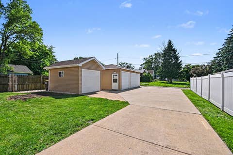 Tiny photo for 18010 Burnham Avenue, Lansing, IL 60438 (MLS # 12723606)
