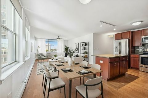 Tiny photo for 3033 N SHERIDAN Road #906, Chicago, IL 60657 (MLS # 12506486)