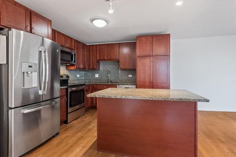 Tiny photo for 3033 N SHERIDAN Road #906, Chicago, IL 60657 (MLS # 12506486)