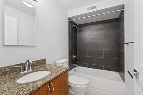 Tiny photo for 3033 N SHERIDAN Road #906, Chicago, IL 60657 (MLS # 12506486)