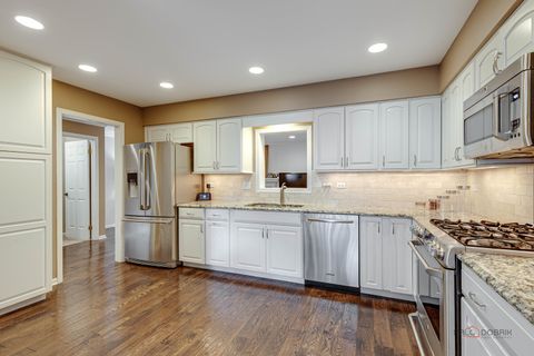Tiny photo for 837 Suffield Square, Lincolnshire, IL 60069 (MLS # 12475062)