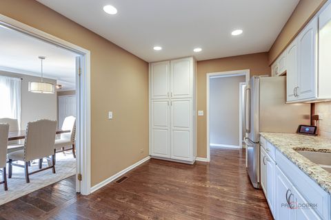 Tiny photo for 837 Suffield Square, Lincolnshire, IL 60069 (MLS # 12475062)