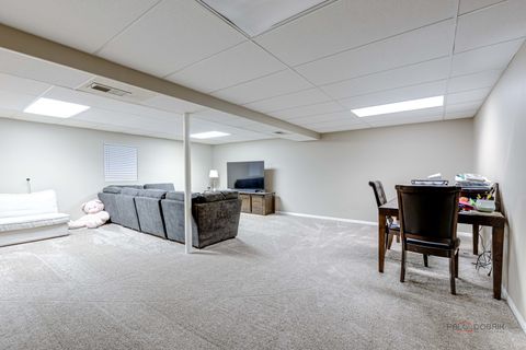 Tiny photo for 837 Suffield Square, Lincolnshire, IL 60069 (MLS # 12475062)