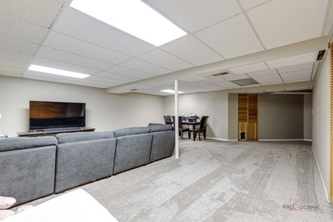 Tiny photo for 837 Suffield Square, Lincolnshire, IL 60069 (MLS # 12475062)