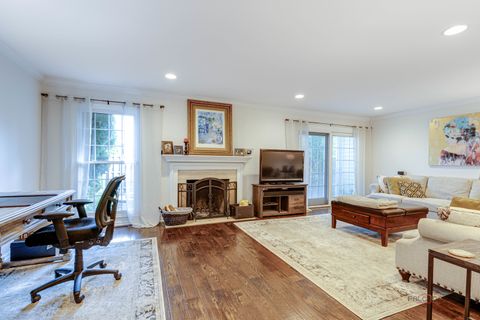 Tiny photo for 837 Suffield Square, Lincolnshire, IL 60069 (MLS # 12475062)