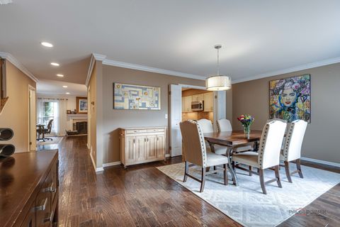 Tiny photo for 837 Suffield Square, Lincolnshire, IL 60069 (MLS # 12475062)
