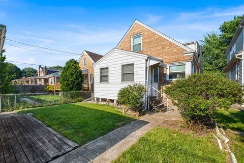 Tiny photo for 5038 N Nagle Avenue, Chicago, IL 60630 (MLS # 12698924)