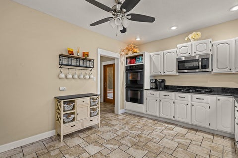 Tiny photo for 1415 Jersey Ridge Road, Davenport, IA 52803 (MLS # 12762488)