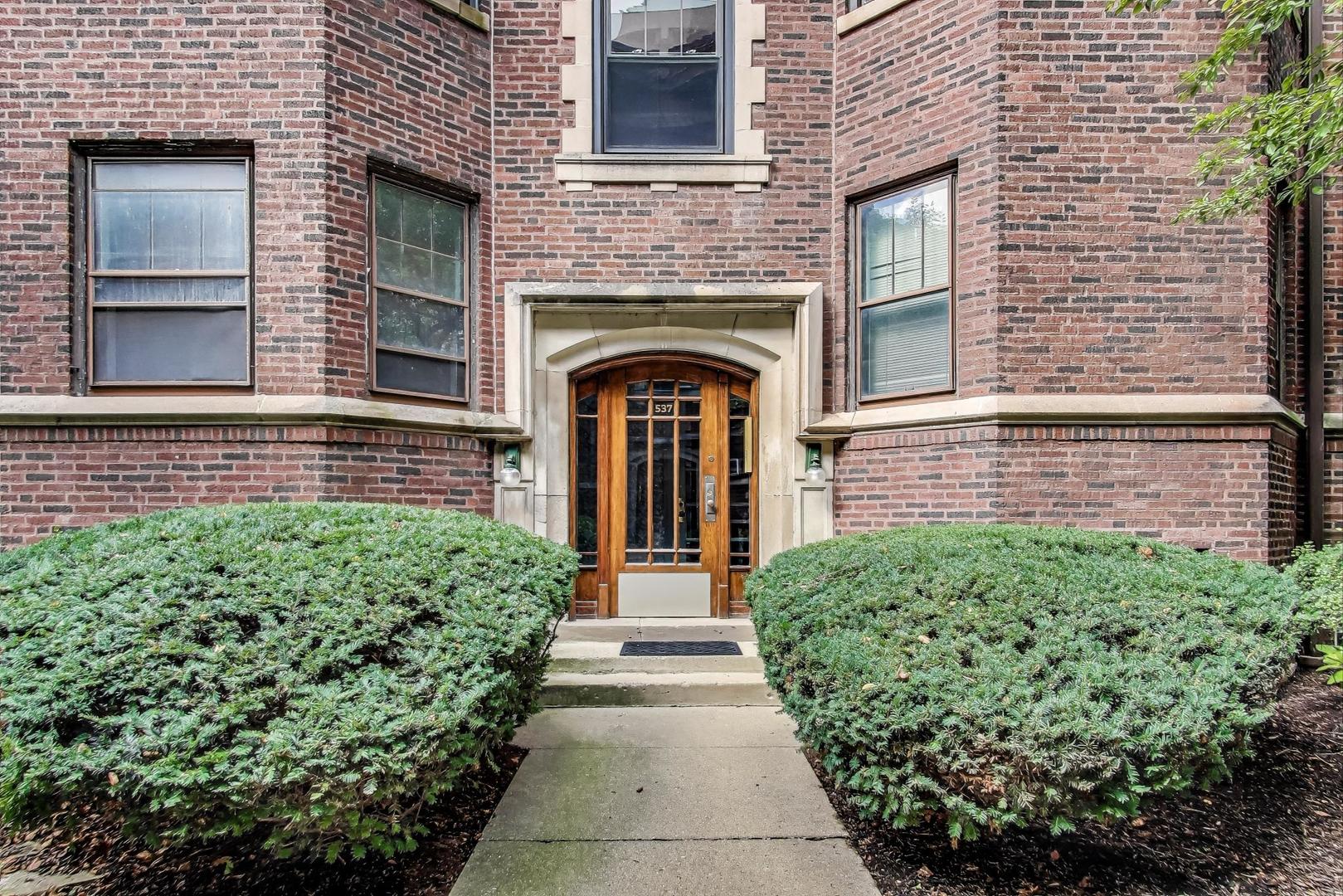 537 W Brompton Avenue 3S