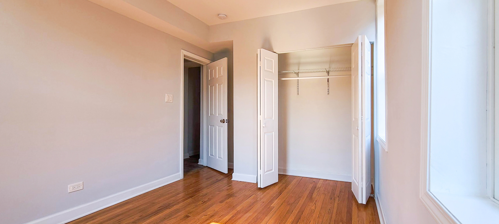 619 E Groveland Park