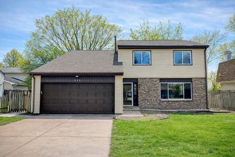 Photo of 235 E manchester Drive, Wheeling, IL 60090 (MLS # 12572329)