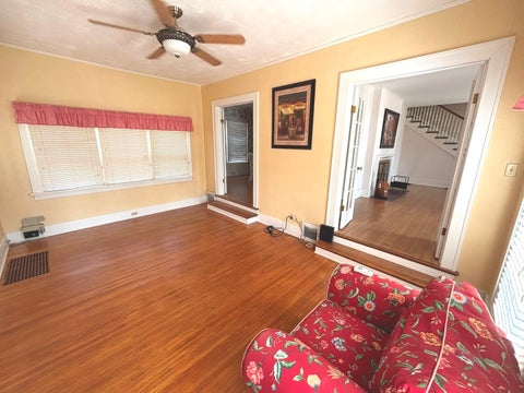 Tiny photo for 915 N Broadway Avenue, Salem, IL 62881 (MLS # 12660000)