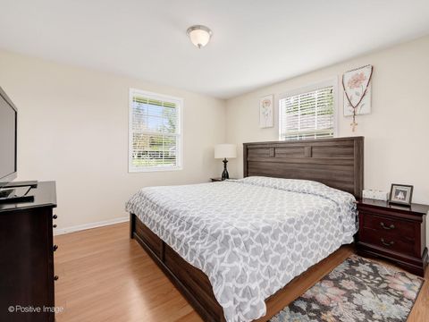 Tiny photo for 605 Commanche Court, Carol Stream, IL 60188 (MLS # 12628648)