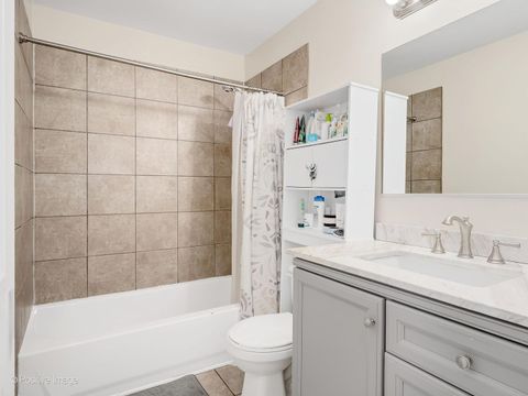Tiny photo for 605 Commanche Court, Carol Stream, IL 60188 (MLS # 12628648)