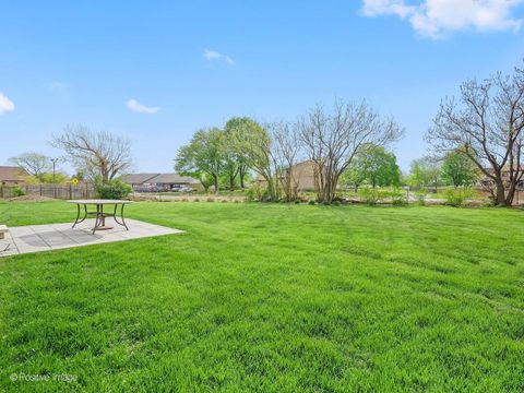 Tiny photo for 605 Commanche Court, Carol Stream, IL 60188 (MLS # 12628648)