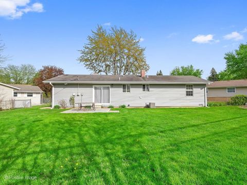 Tiny photo for 605 Commanche Court, Carol Stream, IL 60188 (MLS # 12628648)