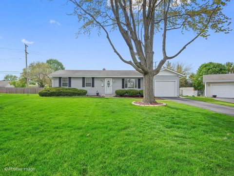 Tiny photo for 605 Commanche Court, Carol Stream, IL 60188 (MLS # 12628648)