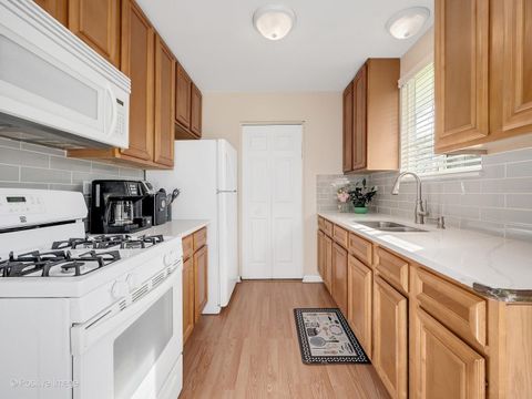 Tiny photo for 605 Commanche Court, Carol Stream, IL 60188 (MLS # 12628648)