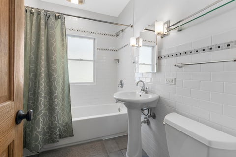Tiny photo for 819 Wenonah Avenue, Oak Park, IL 60304 (MLS # 12749097)