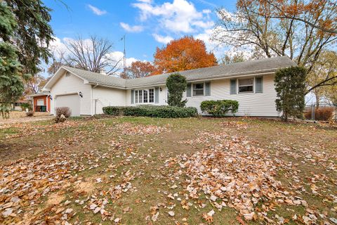 Photo of 1611 Quail Drive, St. Anne, IL 60964 (MLS # 12522133)