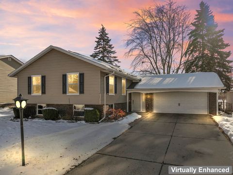 Tiny photo for 727 Lacy Avenue, Streamwood, IL 60107 (MLS # 12548394)