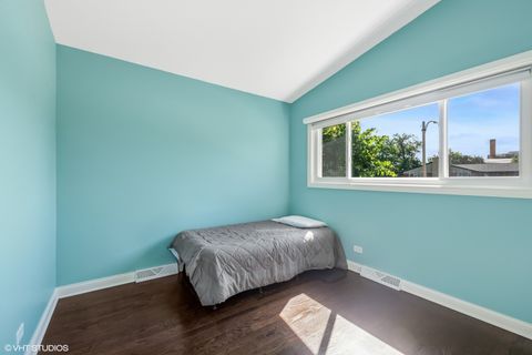 Tiny photo for 319 E Huntington Lane, Elmhurst, IL 60126 (MLS # 12423828)