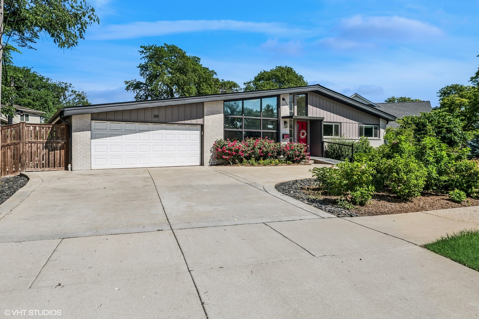 319 E Huntington Lane