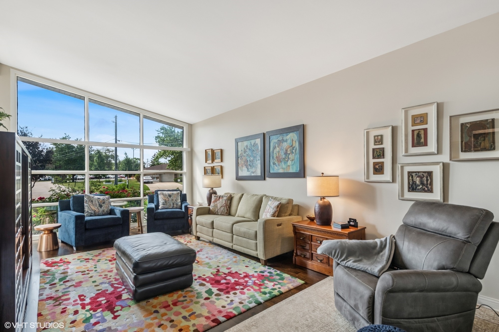319 E Huntington Lane
