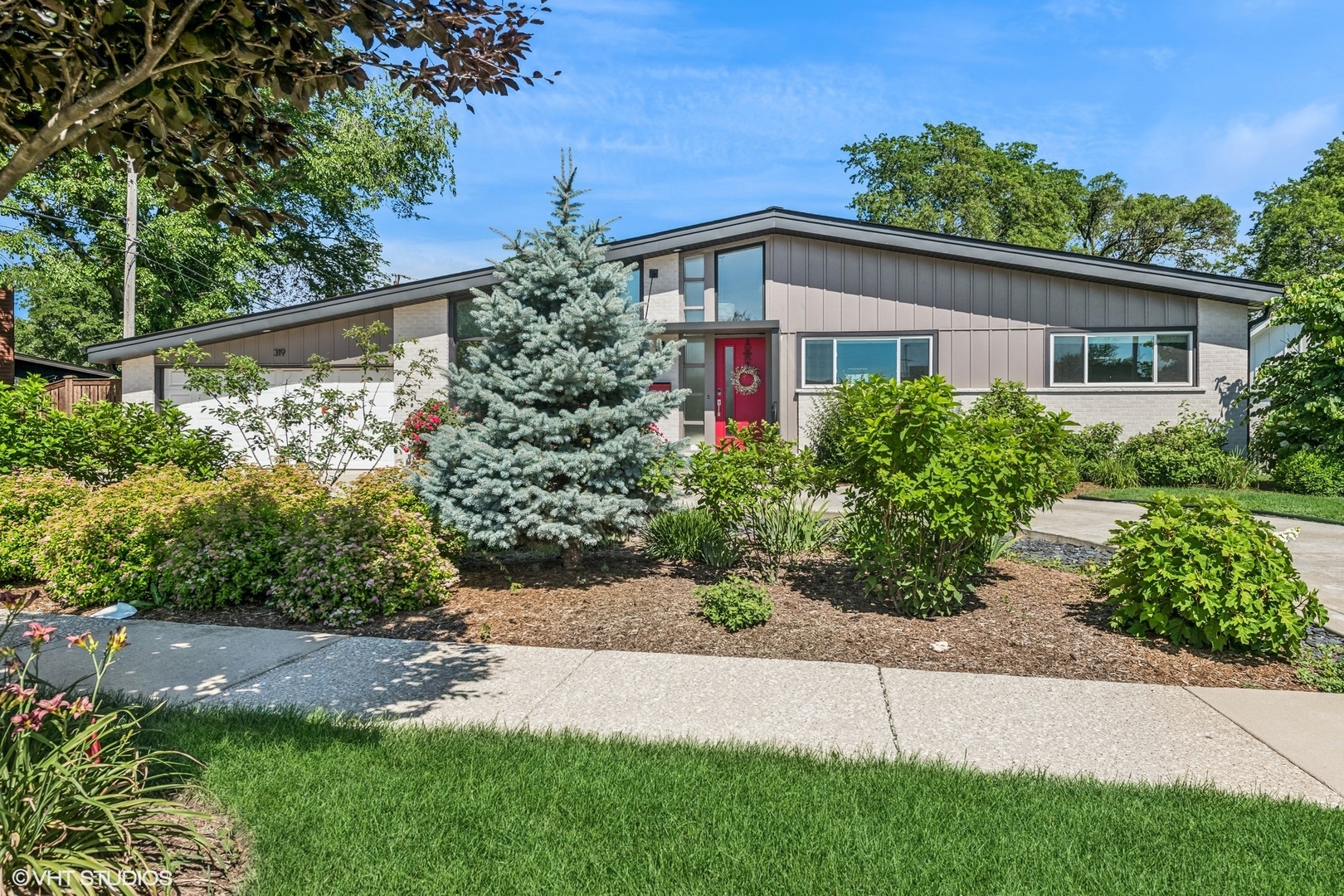 319 E Huntington Lane