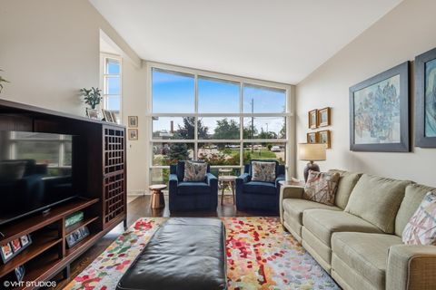 Tiny photo for 319 E Huntington Lane, Elmhurst, IL 60126 (MLS # 12423828)
