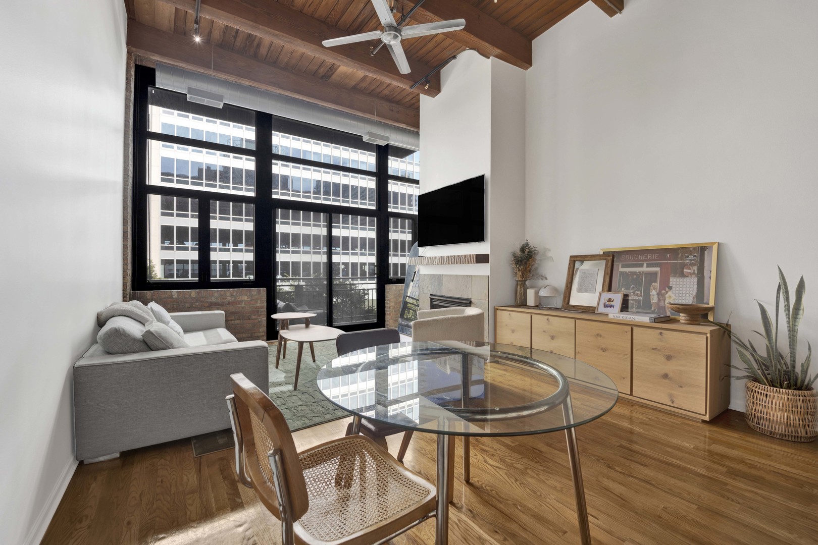 525 W Superior Street 322