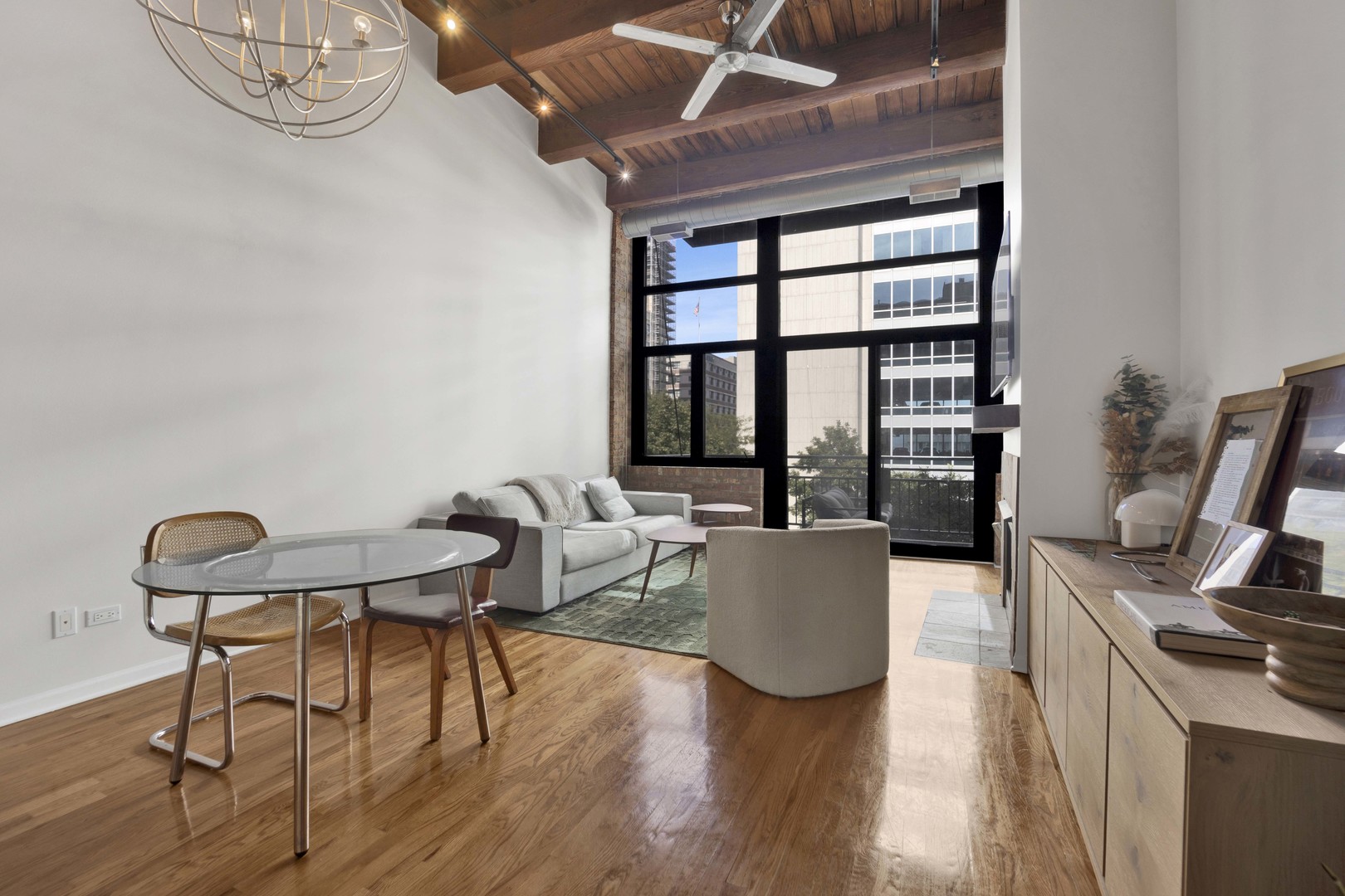 525 W Superior Street 322