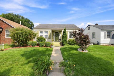 Photo of 2007 44th Street, Rock Island, IL 61201 (MLS # 12729337)