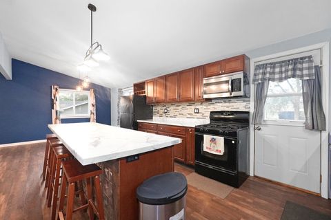 Tiny photo for 1915 E Clark Street, Diamond, IL 60416 (MLS # 12443920)