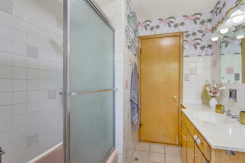 Tiny photo for 5425 Drury Lane, Oak Lawn, IL 60453 (MLS # 12682824)