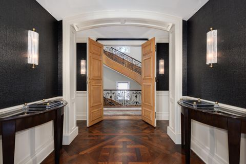 Tiny photo for 1500 N Astor Street #6, Chicago, IL 60610 (MLS # 12488776)