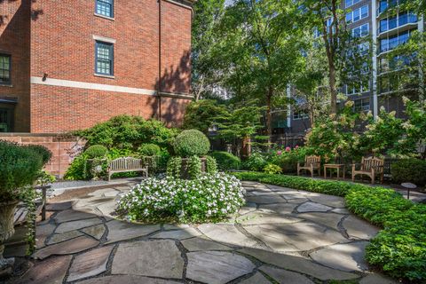 Tiny photo for 1500 N Astor Street #6, Chicago, IL 60610 (MLS # 12488776)