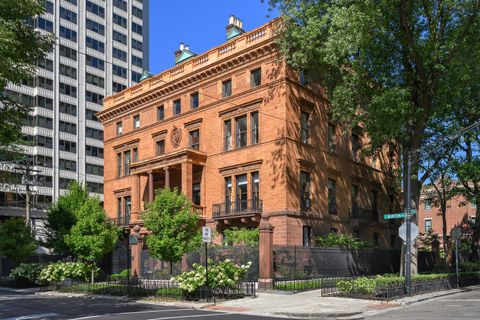 Photo of 1500 N Astor Street #6, Chicago, IL 60610 (MLS # 12488776)
