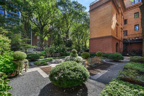 Tiny photo for 1500 N Astor Street #6, Chicago, IL 60610 (MLS # 12488776)