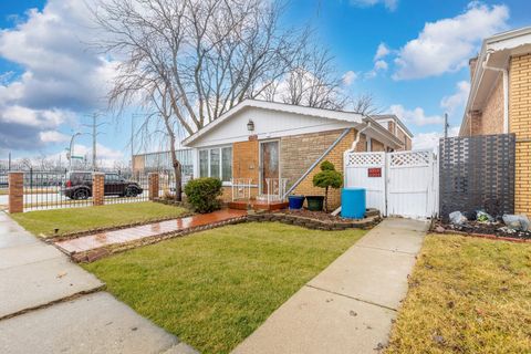 Tiny photo for 3701 W Hayford Street, Chicago, IL 60652 (MLS # 12596009)
