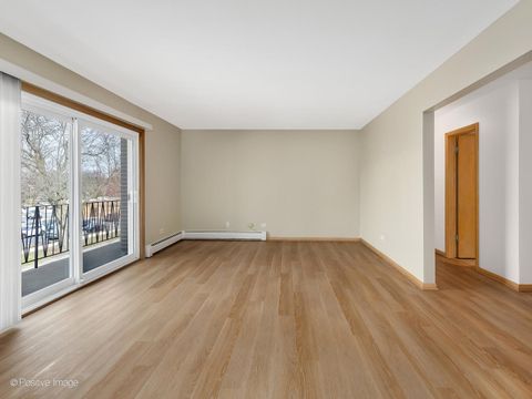 Tiny photo for 27 S Waiola Avenue #302, La Grange, IL 60525 (MLS # 12595779)