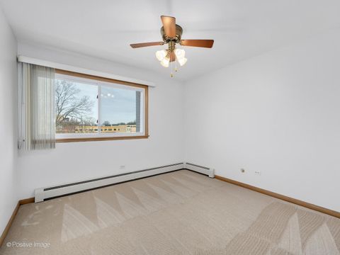 Tiny photo for 27 S Waiola Avenue #302, La Grange, IL 60525 (MLS # 12595779)